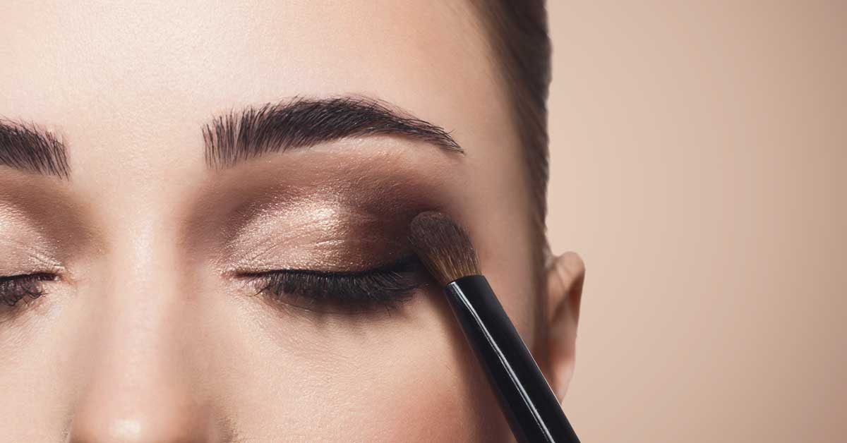  Kako našminkati spuštene kapke? Evo važnih pravila!