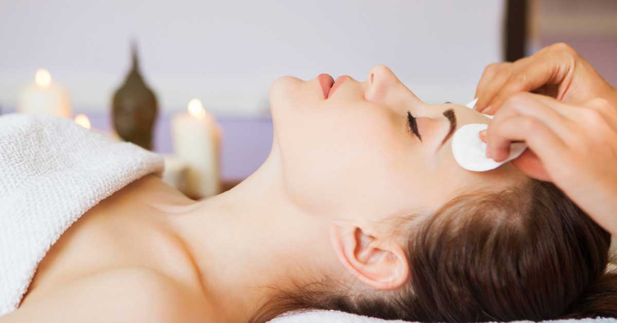  Kako se radi dubinsko čišćenje lica? Otkrijte!